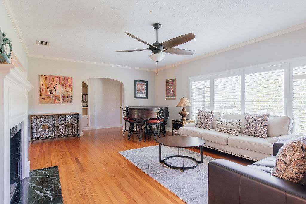 Photo of Livingroom in River District