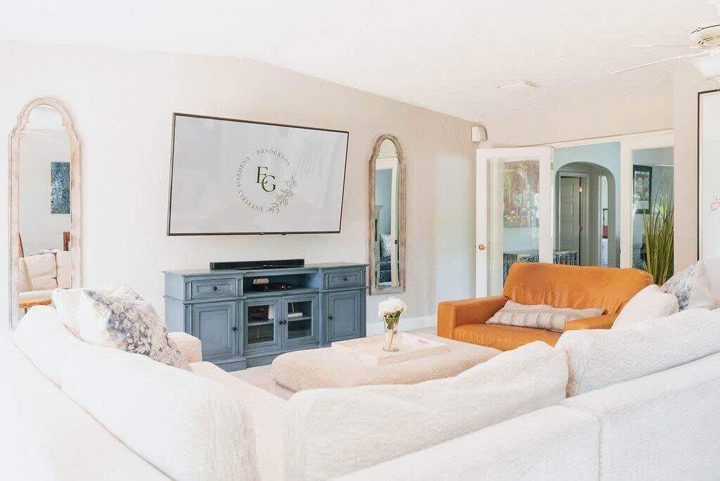 Photo of Livingroom in River District