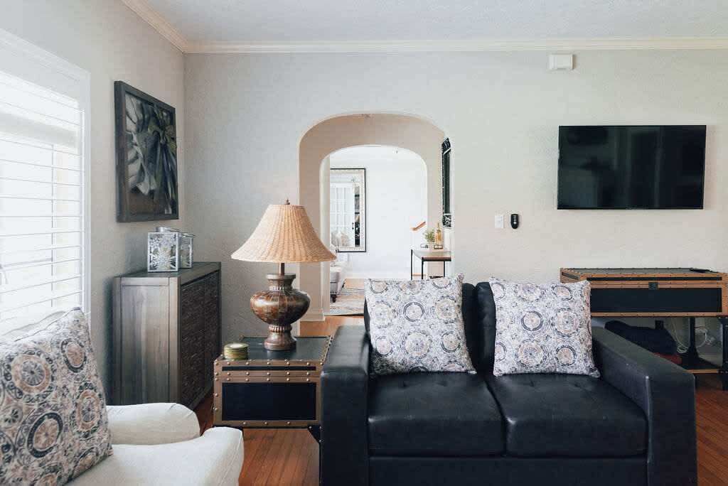 Photo of Livingroom in River District