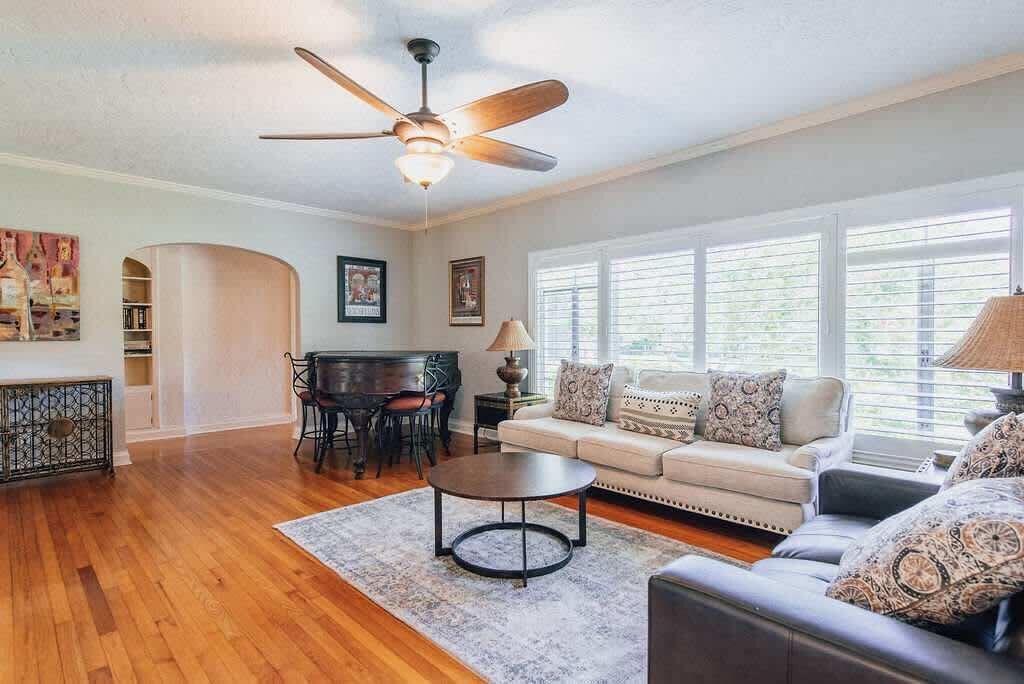 Photo of Livingroom in River District