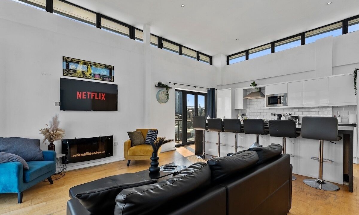 Photo of Livingroom in Cardiff City Centre