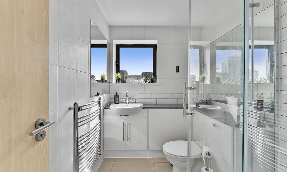 Photo of Bathroom in Cardiff City Centre