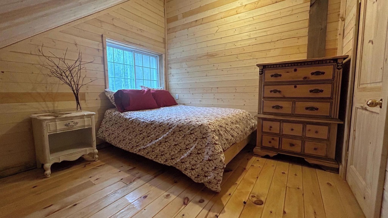 Photo of Bedroom in Sainte-Emelie