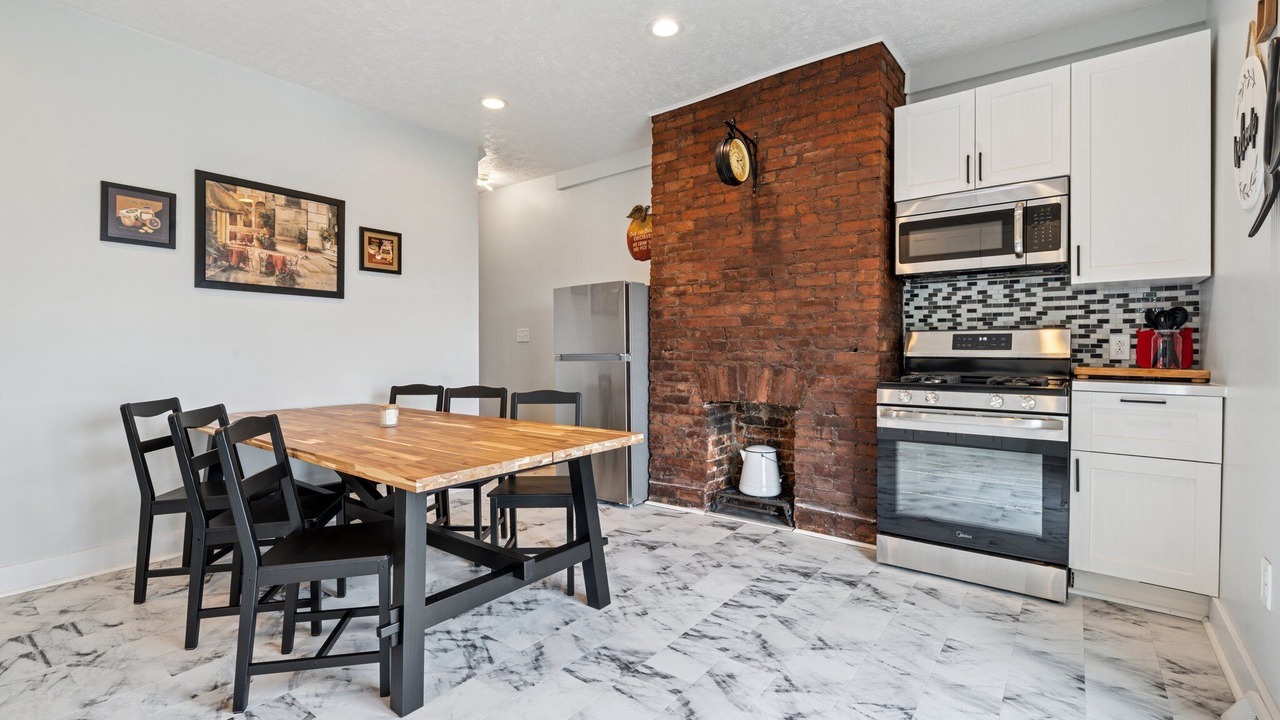 Photo of Kitchen in South Side Slopes