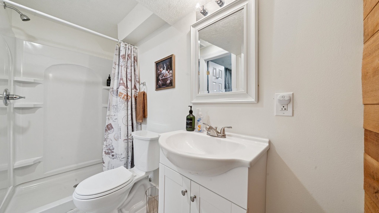 Photo of Bathroom in South Side Slopes