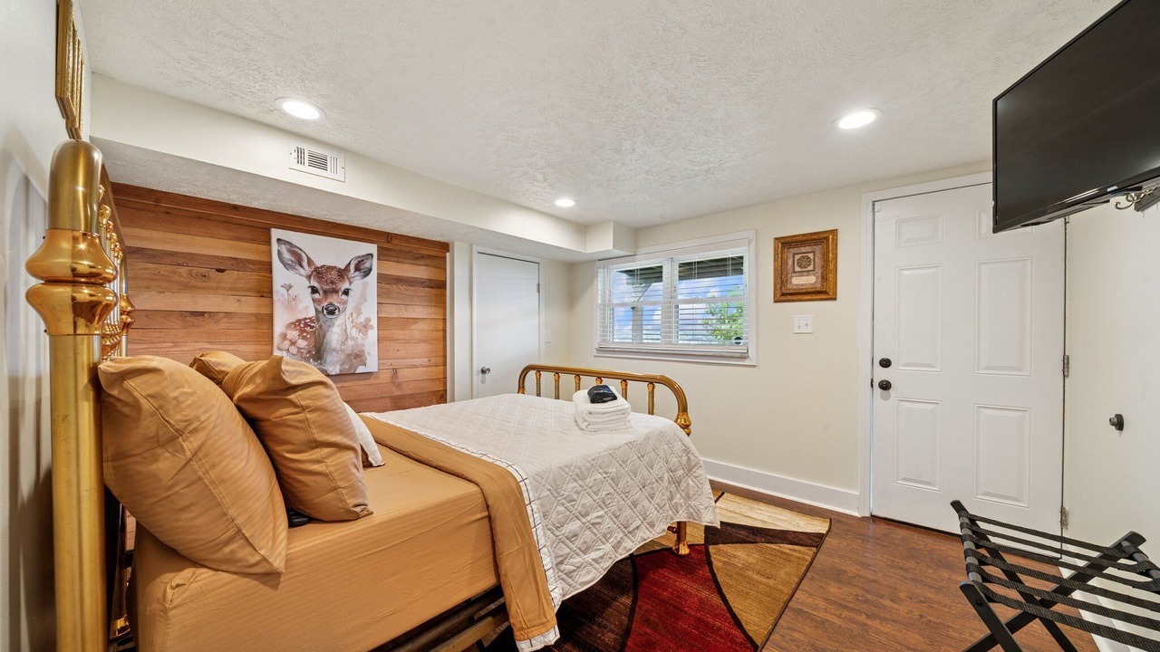 Photo of Bedroom in South Side Slopes