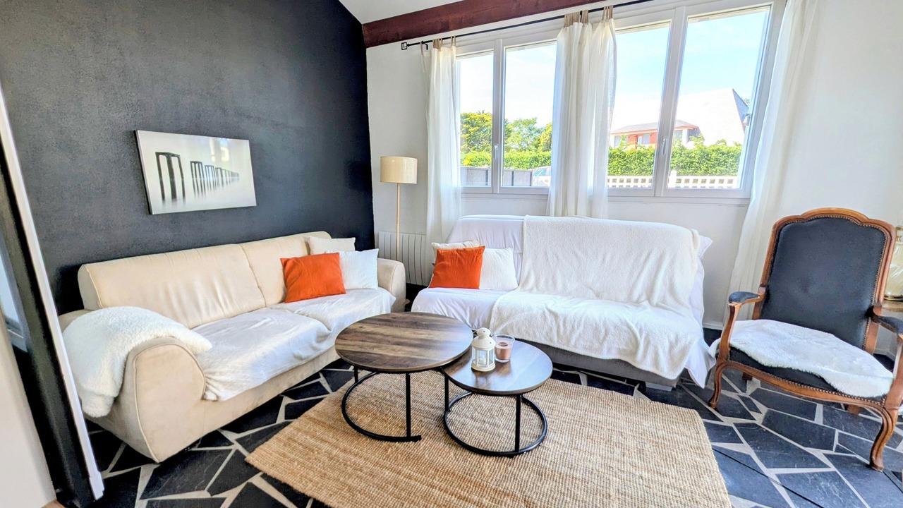 Photo of Livingroom in Hauteville-sur-Mer