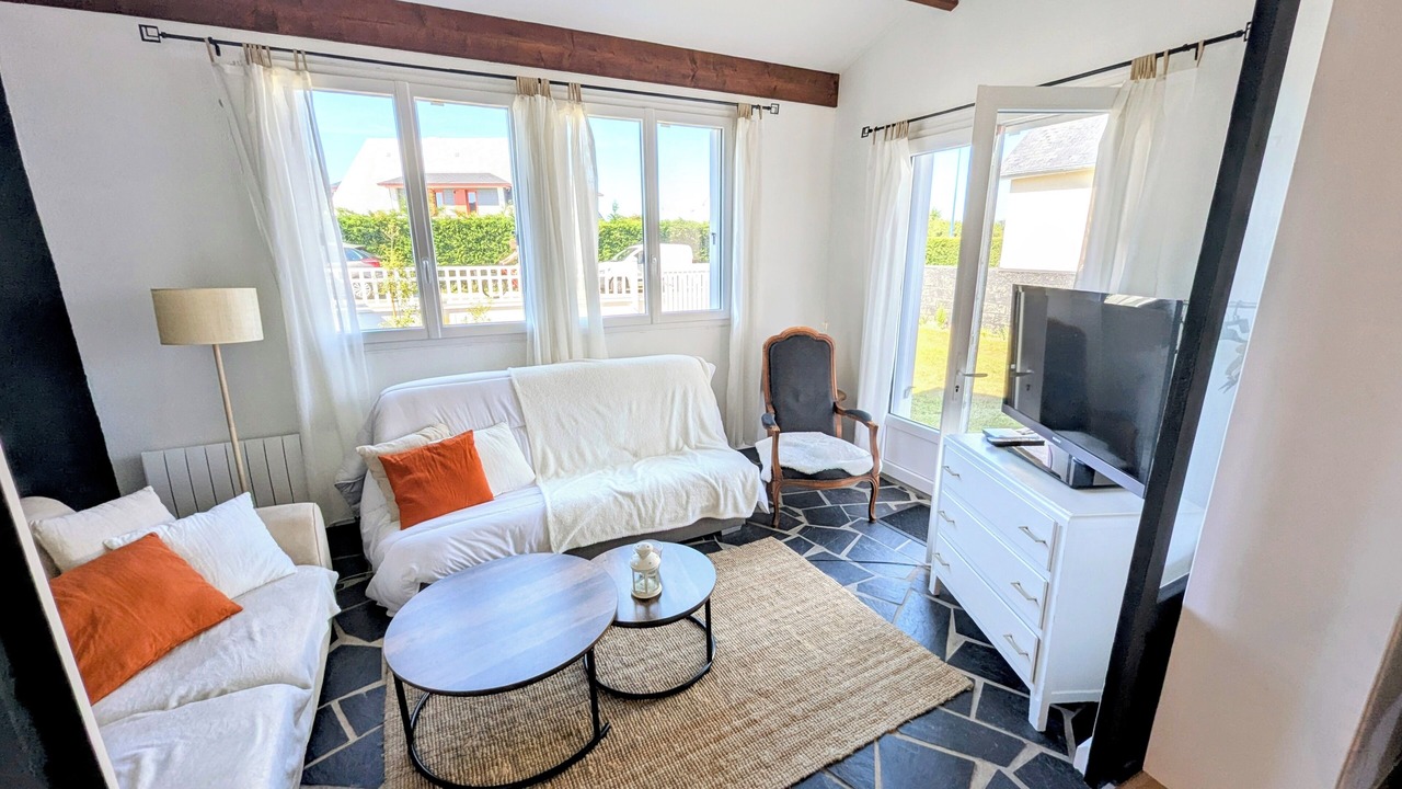 Photo of Livingroom in Hauteville-sur-Mer