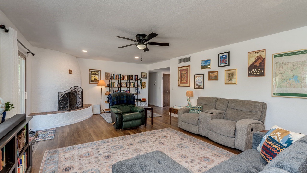 Photo of Livingroom in Casas Adobes
