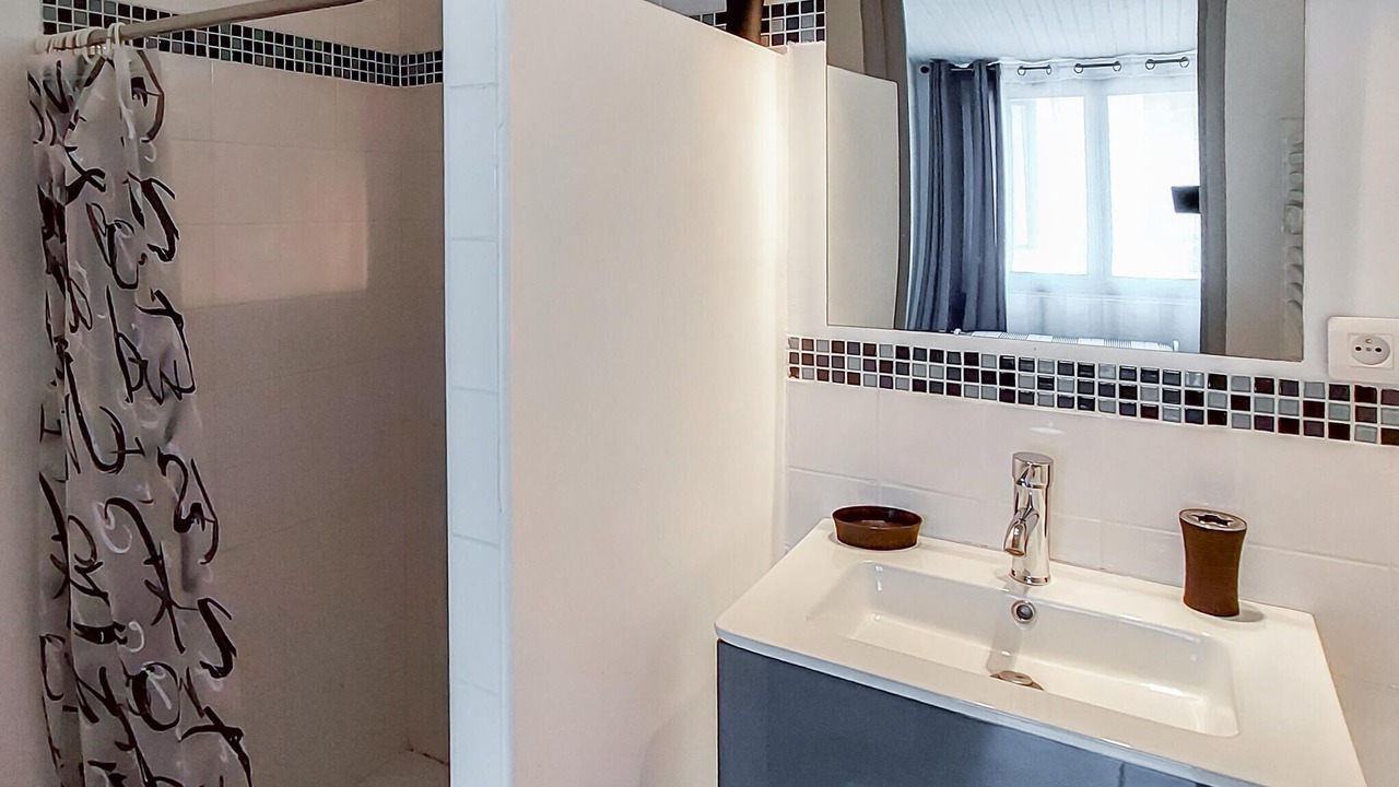 Photo of Bathroom in Casteljaloux