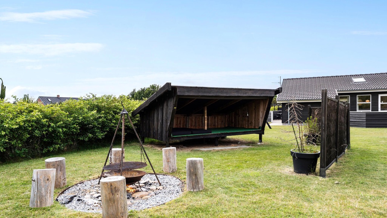 Photo of Others in Skaven Strand