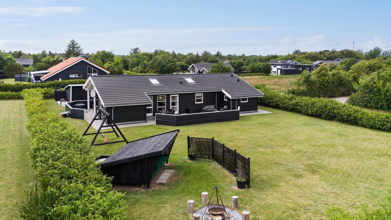 Photo of Others in Skaven Strand