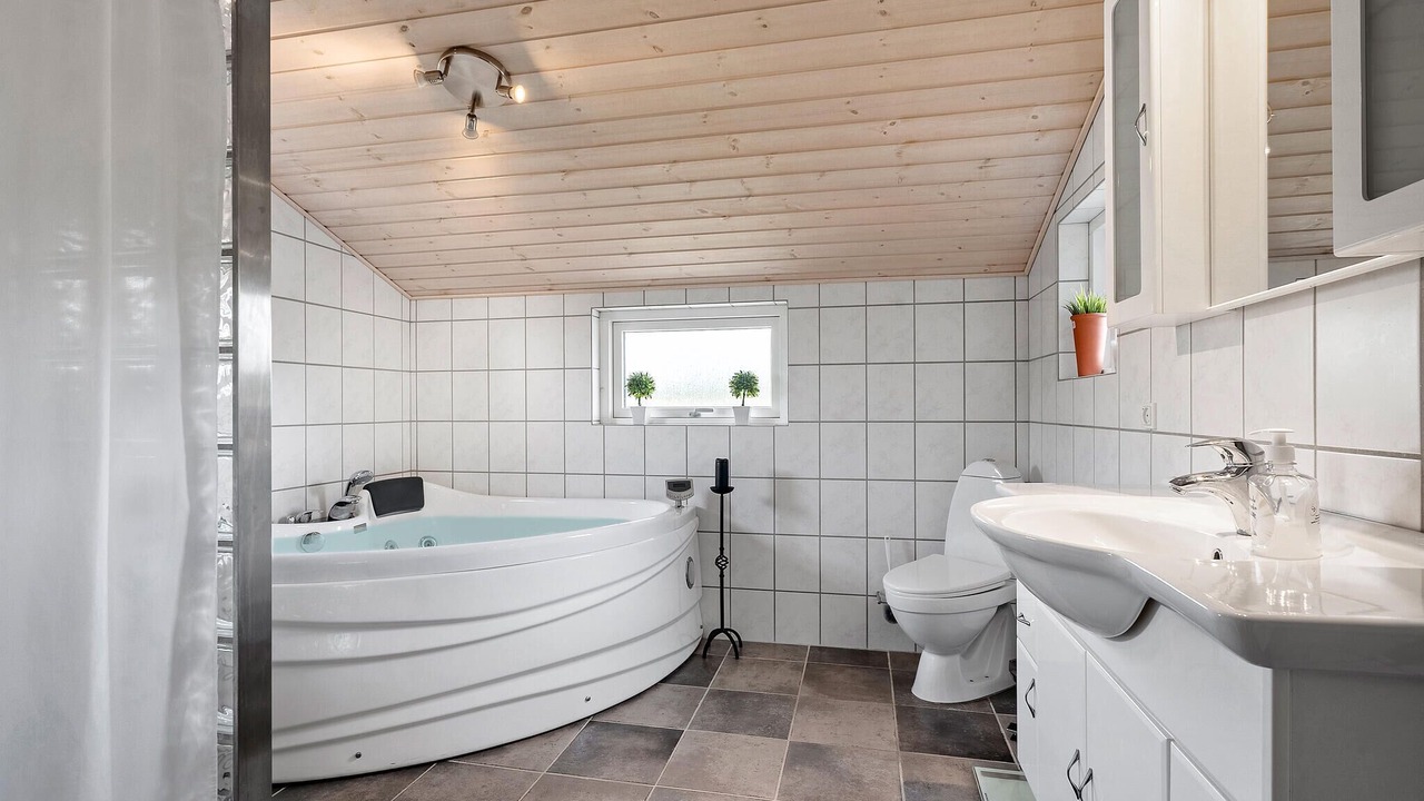 Photo of Bathroom in Skaven Strand