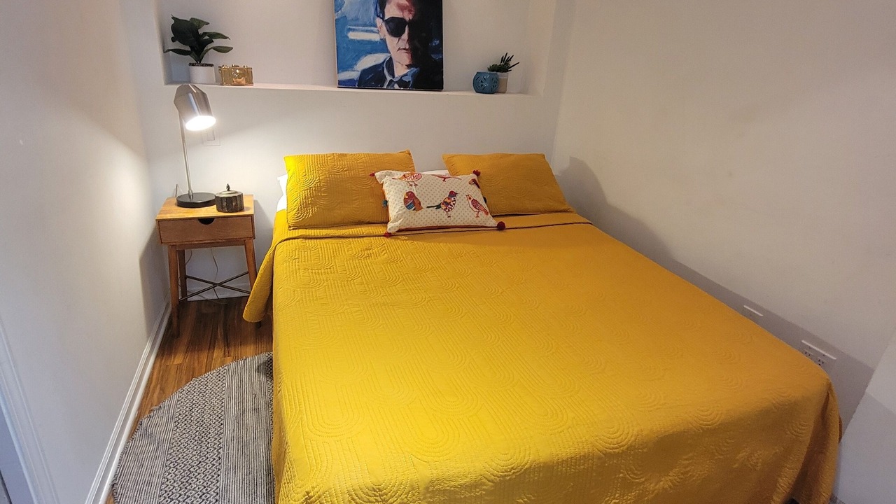 Photo of Bedroom in East Garfield Park
