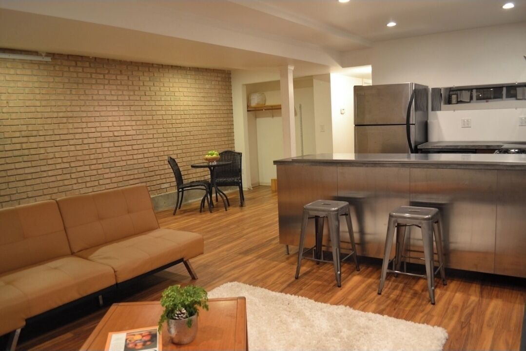 Photo of Livingroom in East Garfield Park