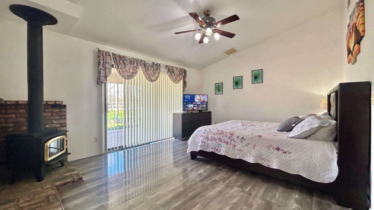 Photo of Bedroom in Palmdale