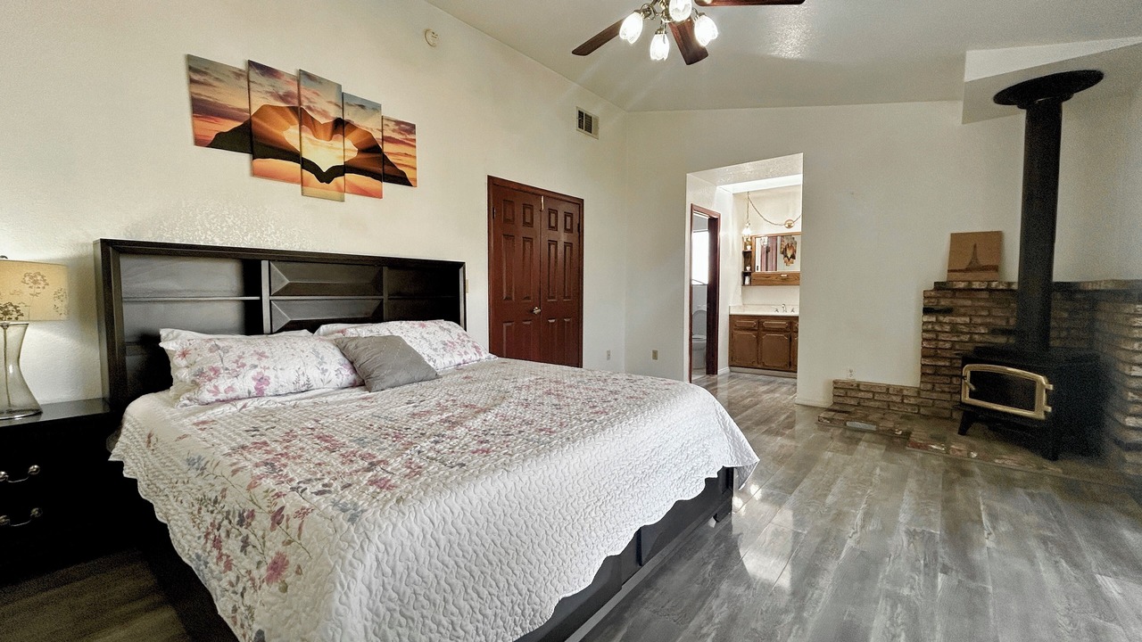 Photo of Bedroom in Palmdale