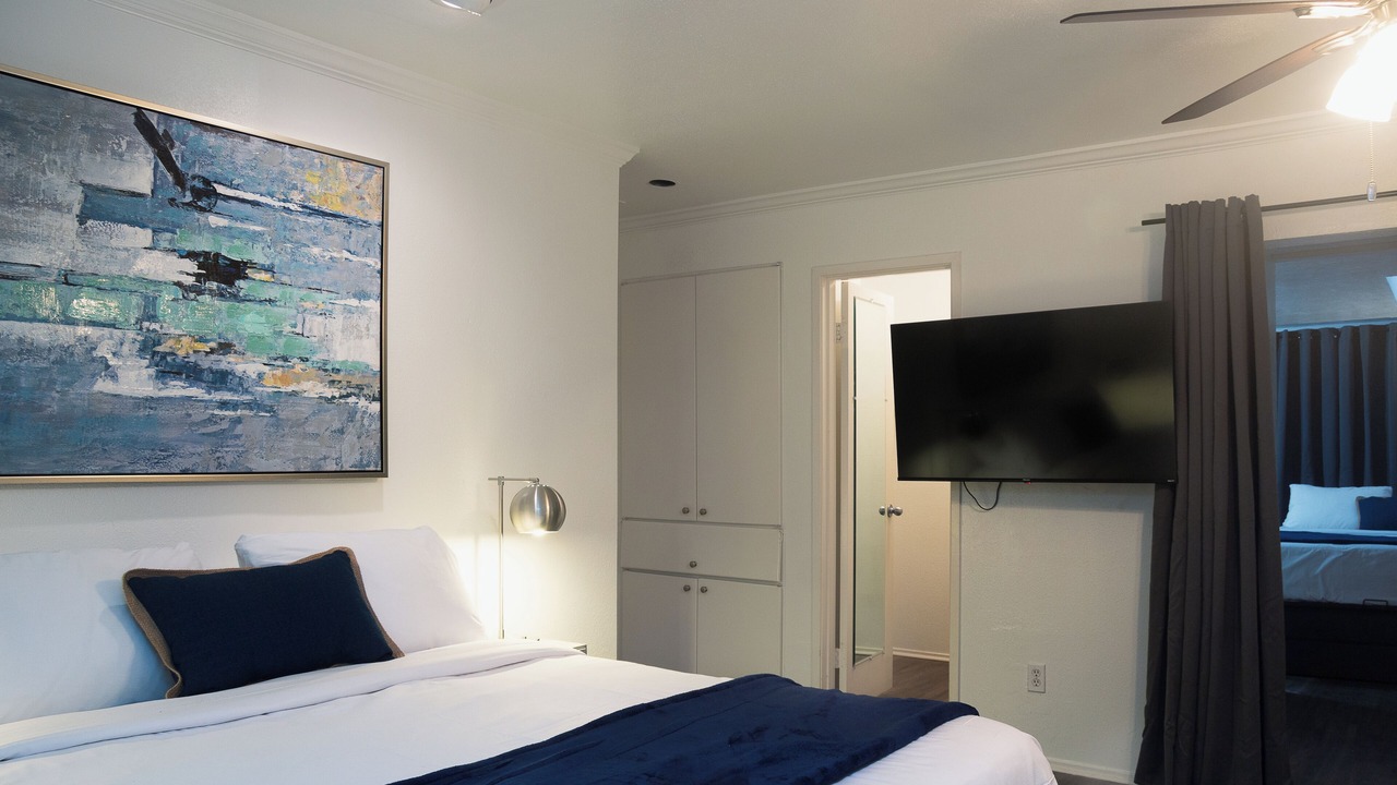 Photo of Bedroom in Neartown