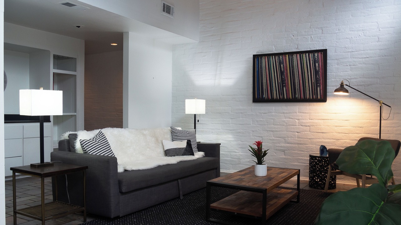 Photo of Livingroom in Neartown