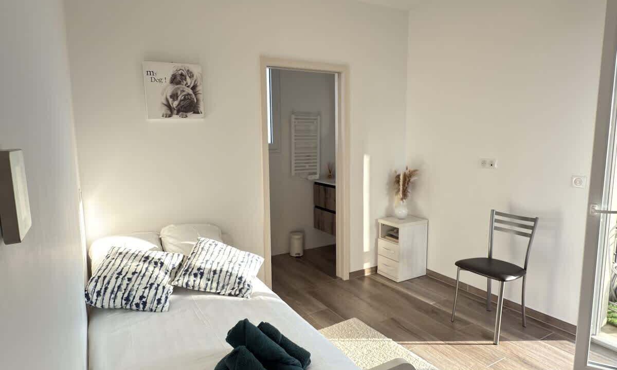 Photo of Bedroom in Serignan