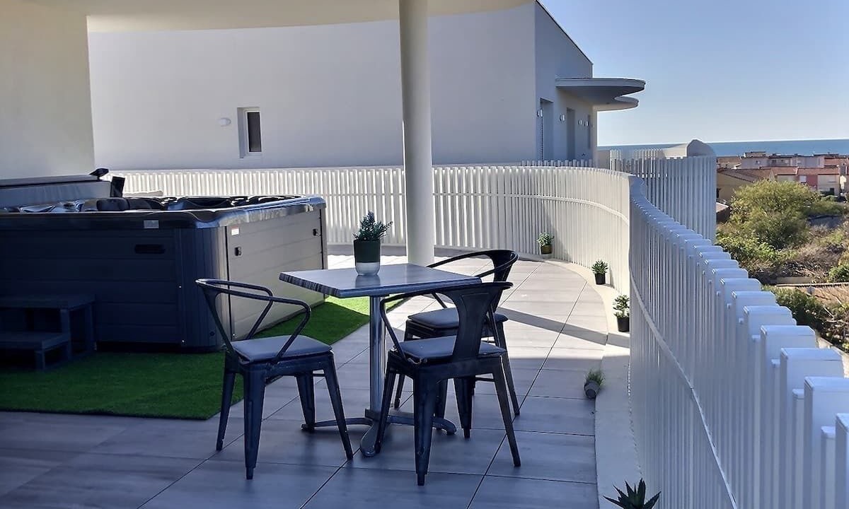 Photo of Outdoor in Serignan