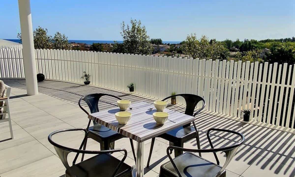 Photo of Outdoor in Serignan