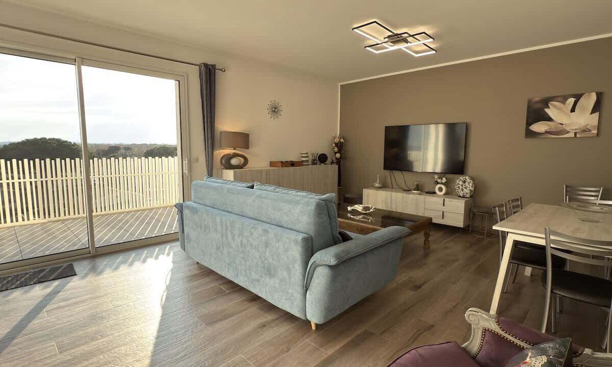 Photo of Livingroom in Serignan