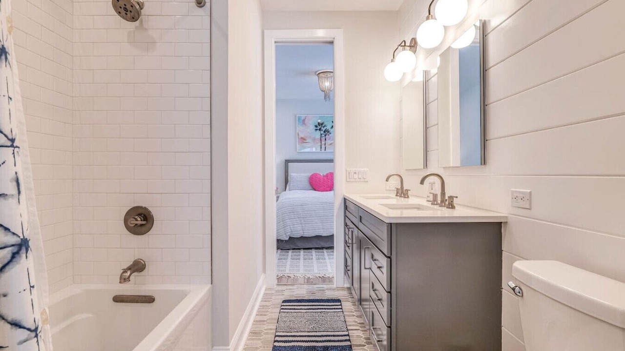 Photo of Bathroom in Margate City