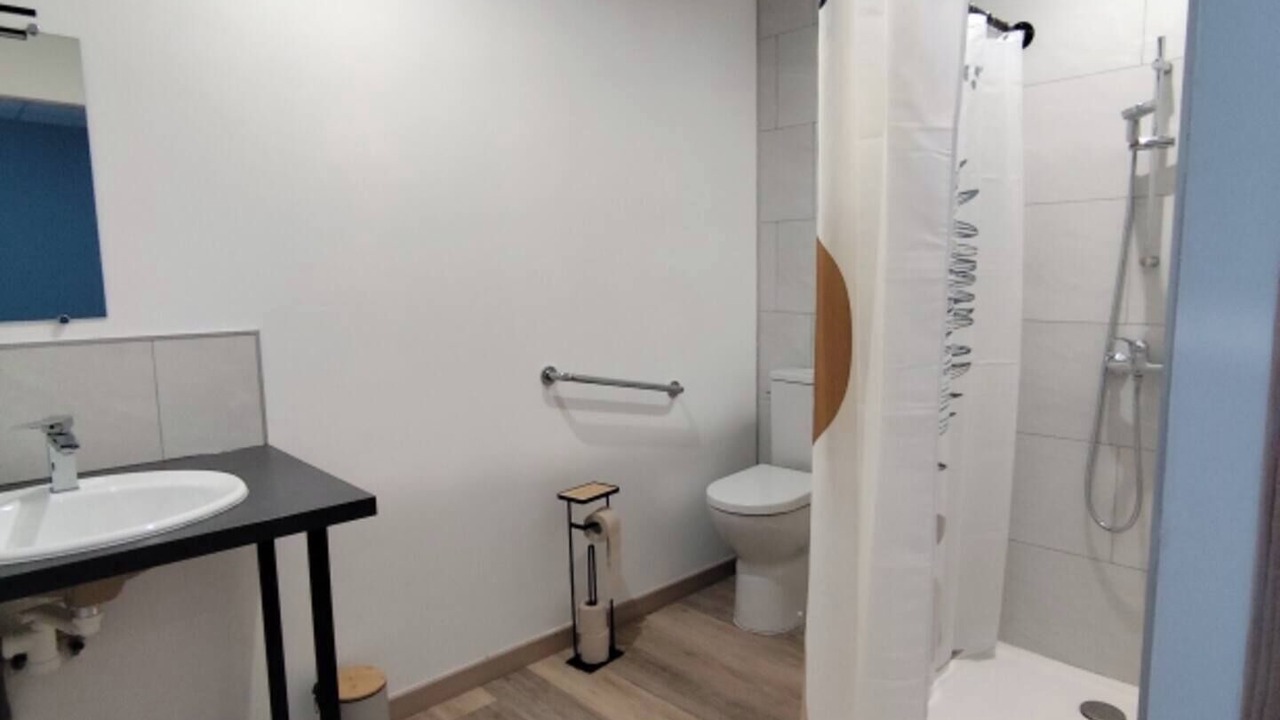 Photo of Bathroom in Ampoigne