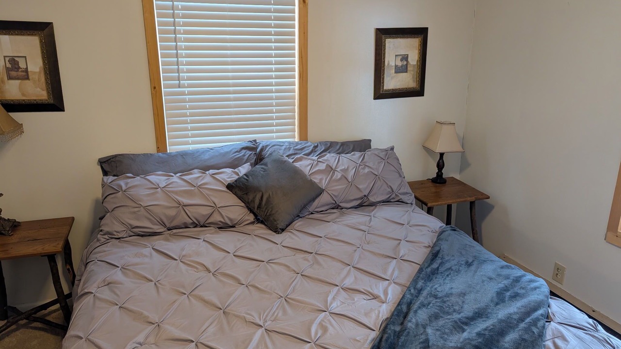 Photo of Bedroom in White Pine