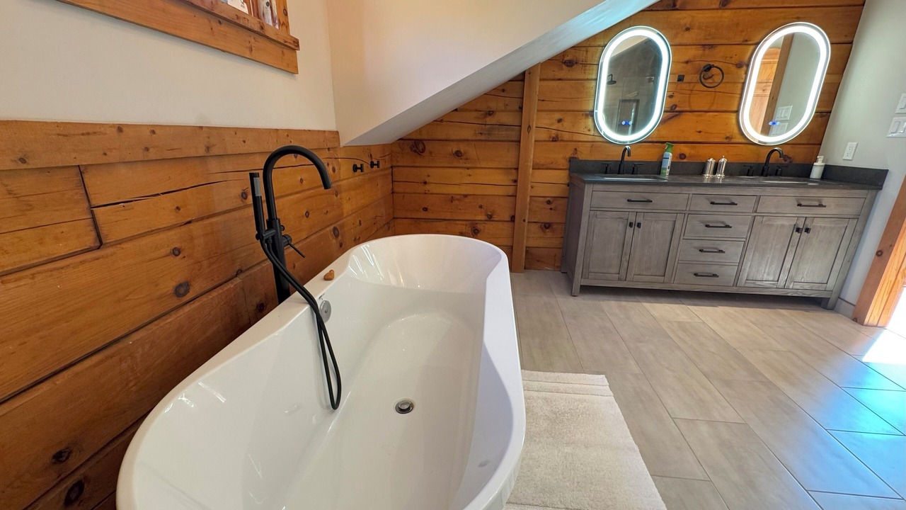 Photo of Bathroom in Dunnville