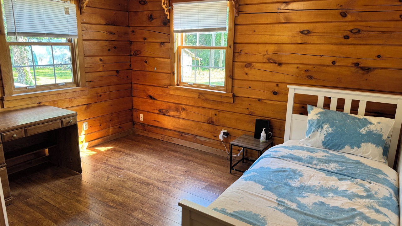 Photo of Bedroom in Dunnville
