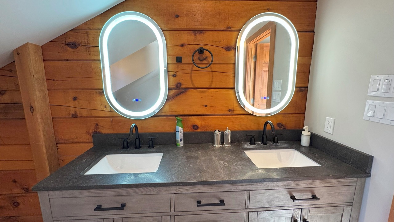 Photo of Bathroom in Dunnville