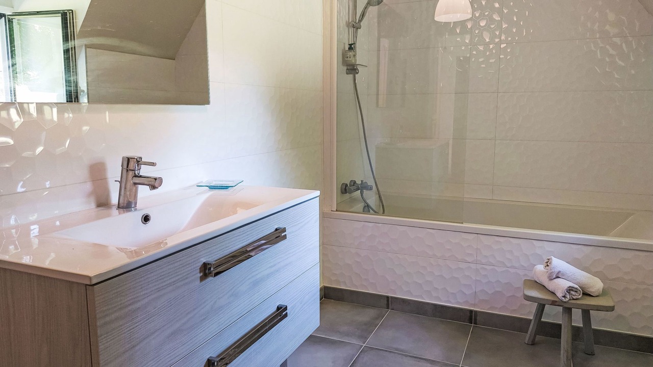 Photo of Bedroom in Saint-Georges-de-Reintembault