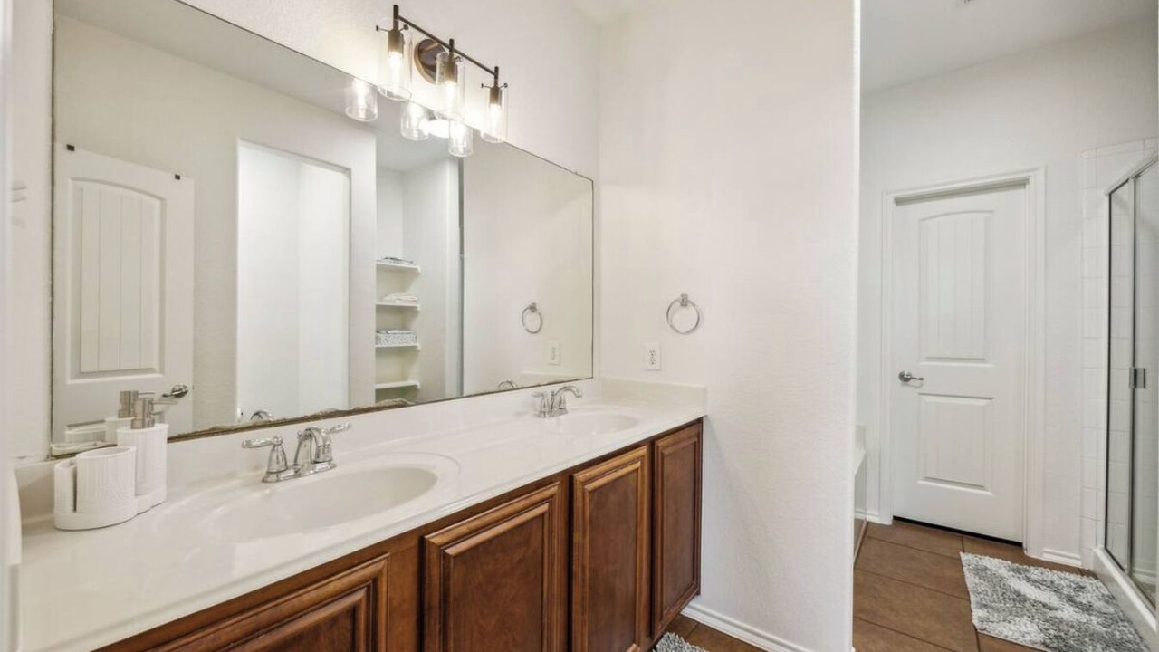 Photo of Bathroom in Central Oklahoma City