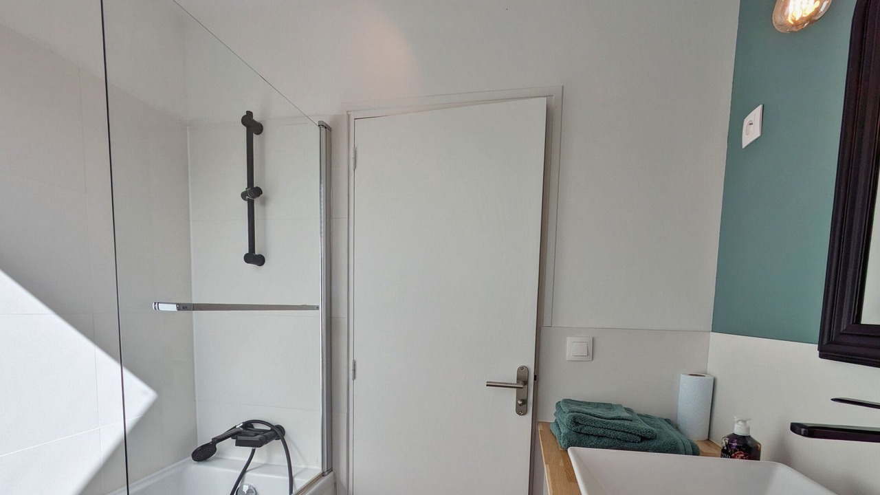 Photo of Bathroom in Entrammes