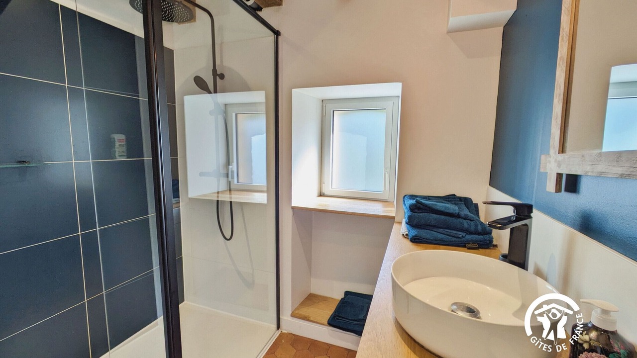 Photo of Bathroom in Entrammes