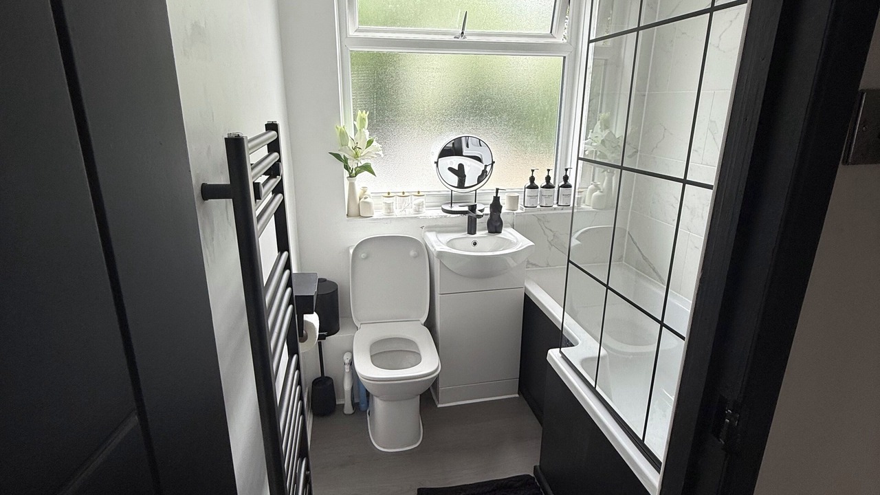 Photo of Bathroom in Ponders End
