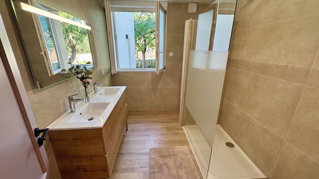Photo of Bathroom in Montlucon