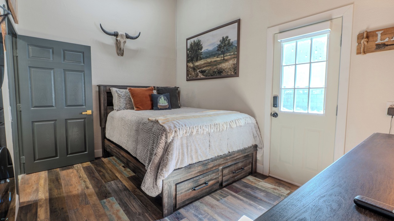 Photo of Bedroom in Crestline