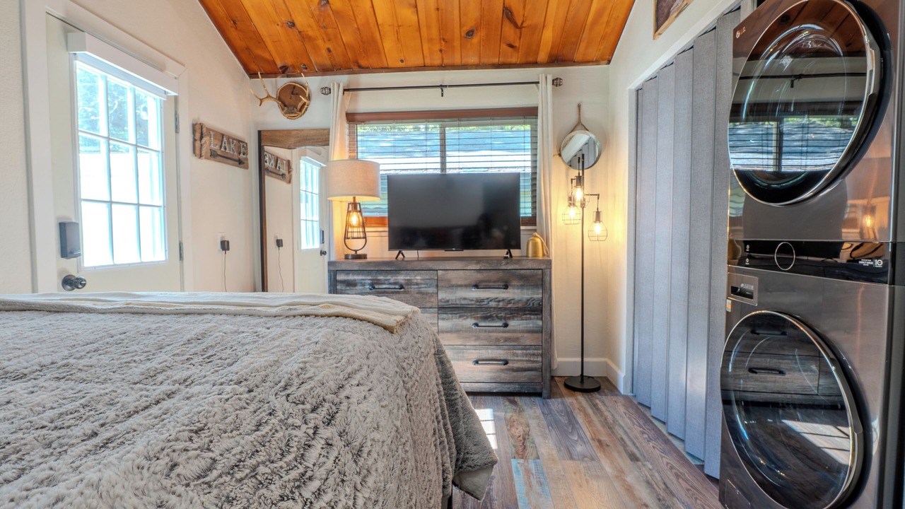 Photo of Bedroom in Crestline