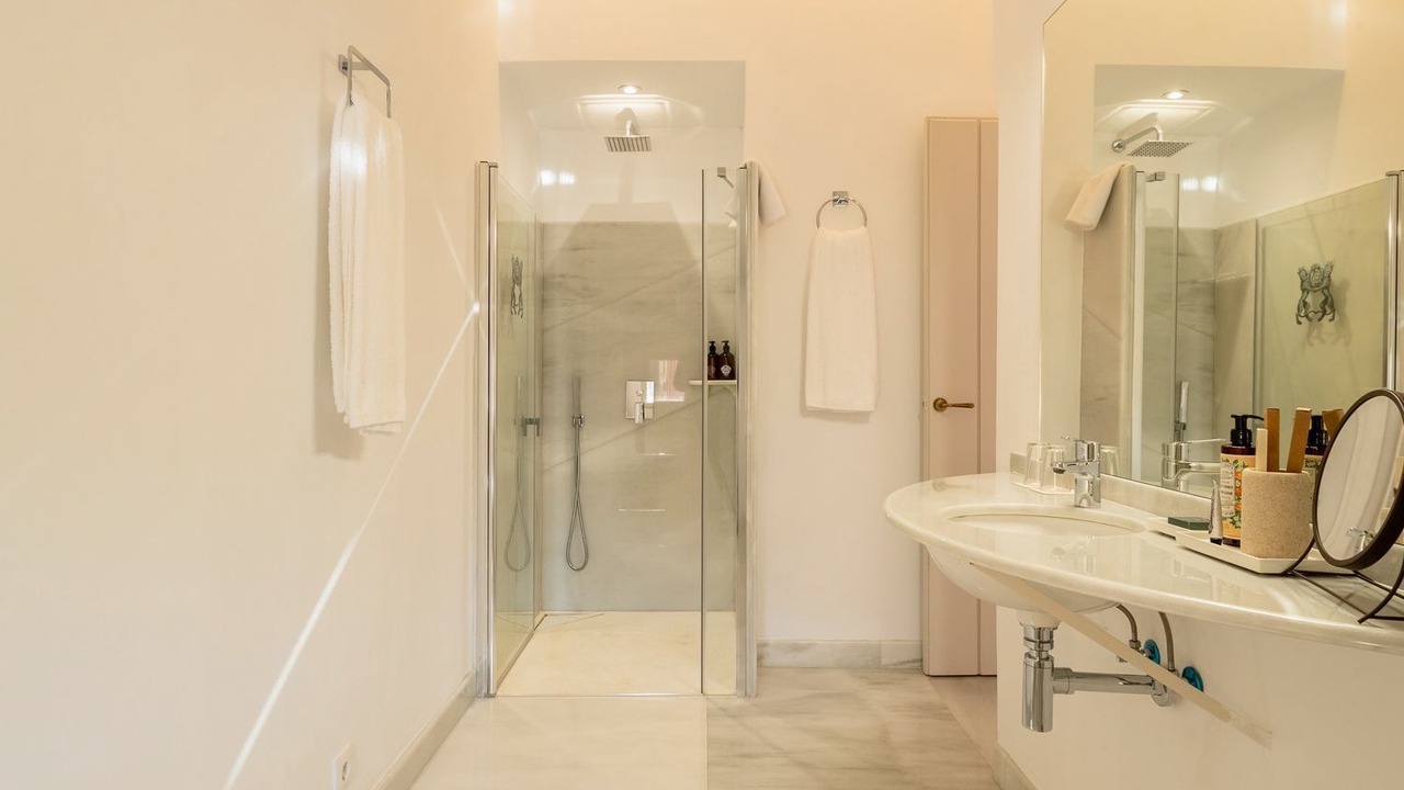 Photo of Bathroom in Lora Del Rio