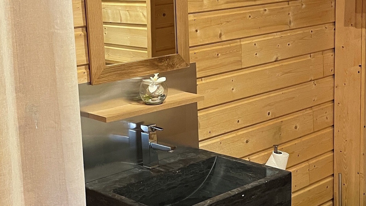 Photo of Bathroom in Plevenon