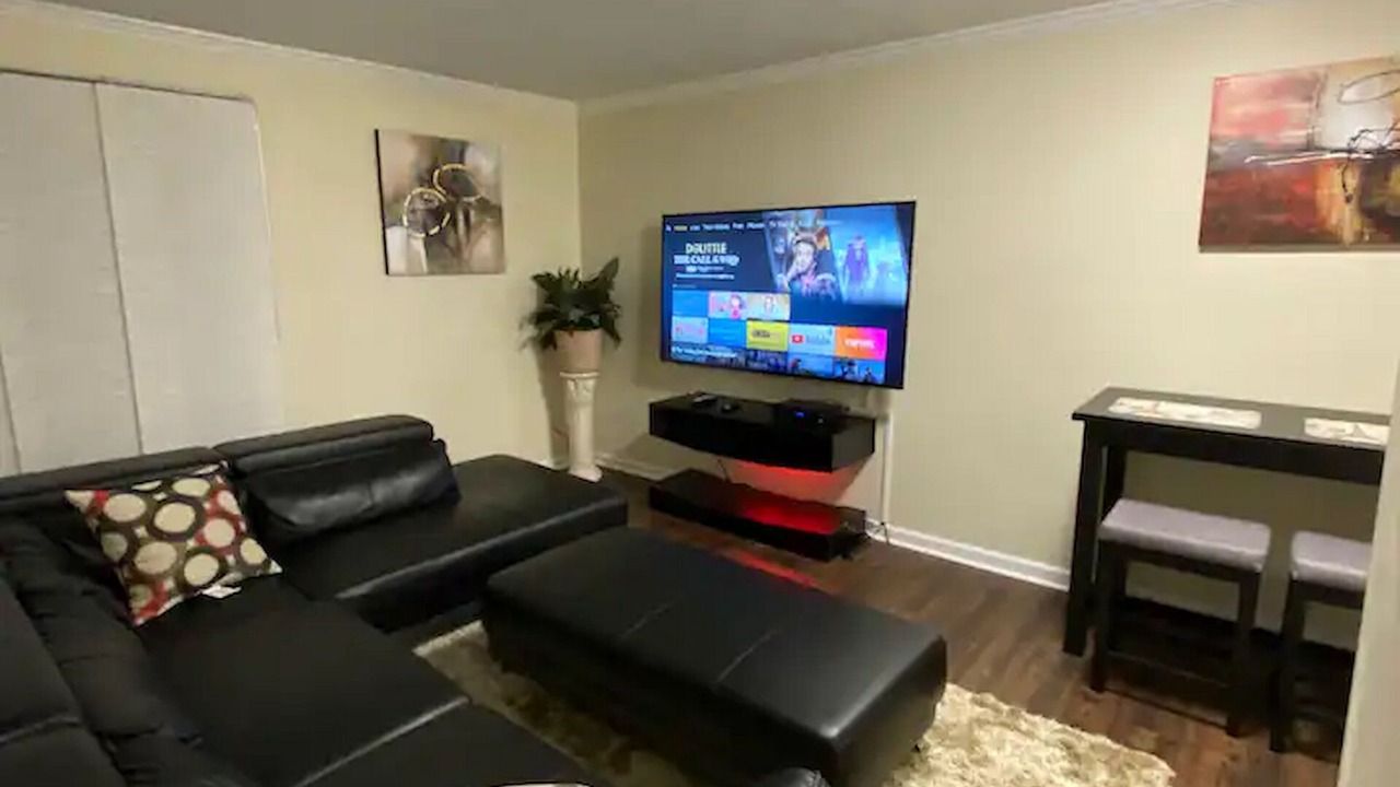 Photo of Livingroom in Downtown Greensboro