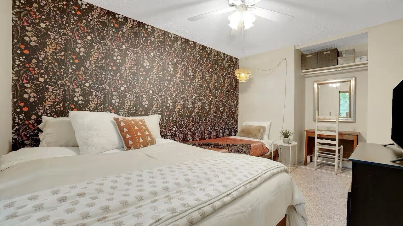 Photo of Bedroom in East Congress