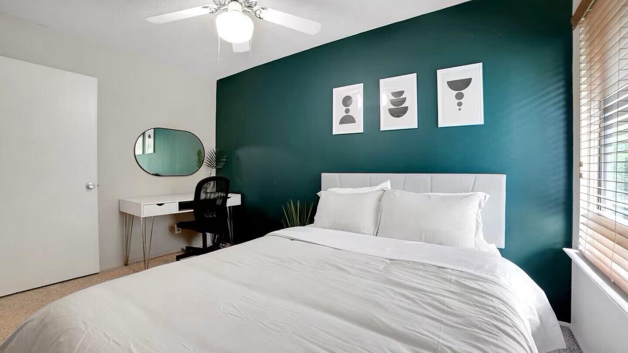 Photo of Bedroom in East Congress