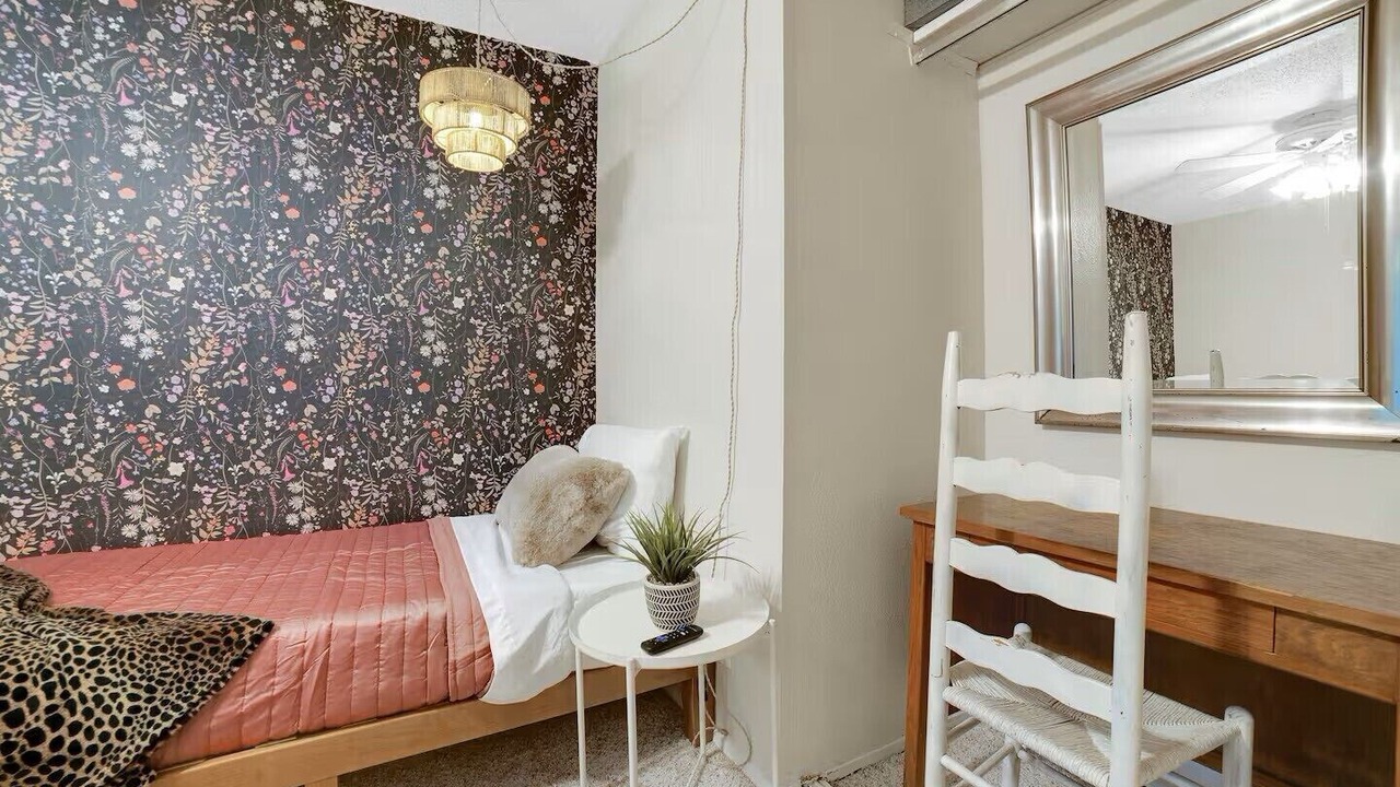 Photo of Bedroom in East Congress
