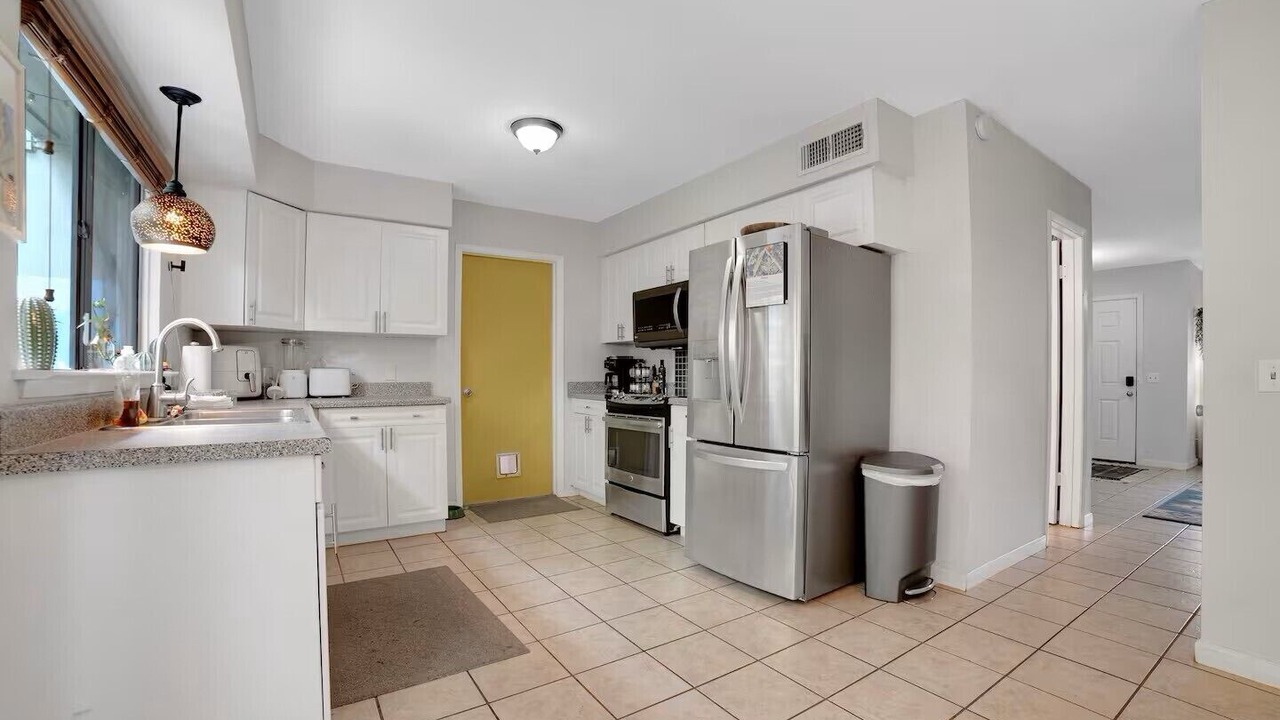 Photo of Kitchen in East Congress