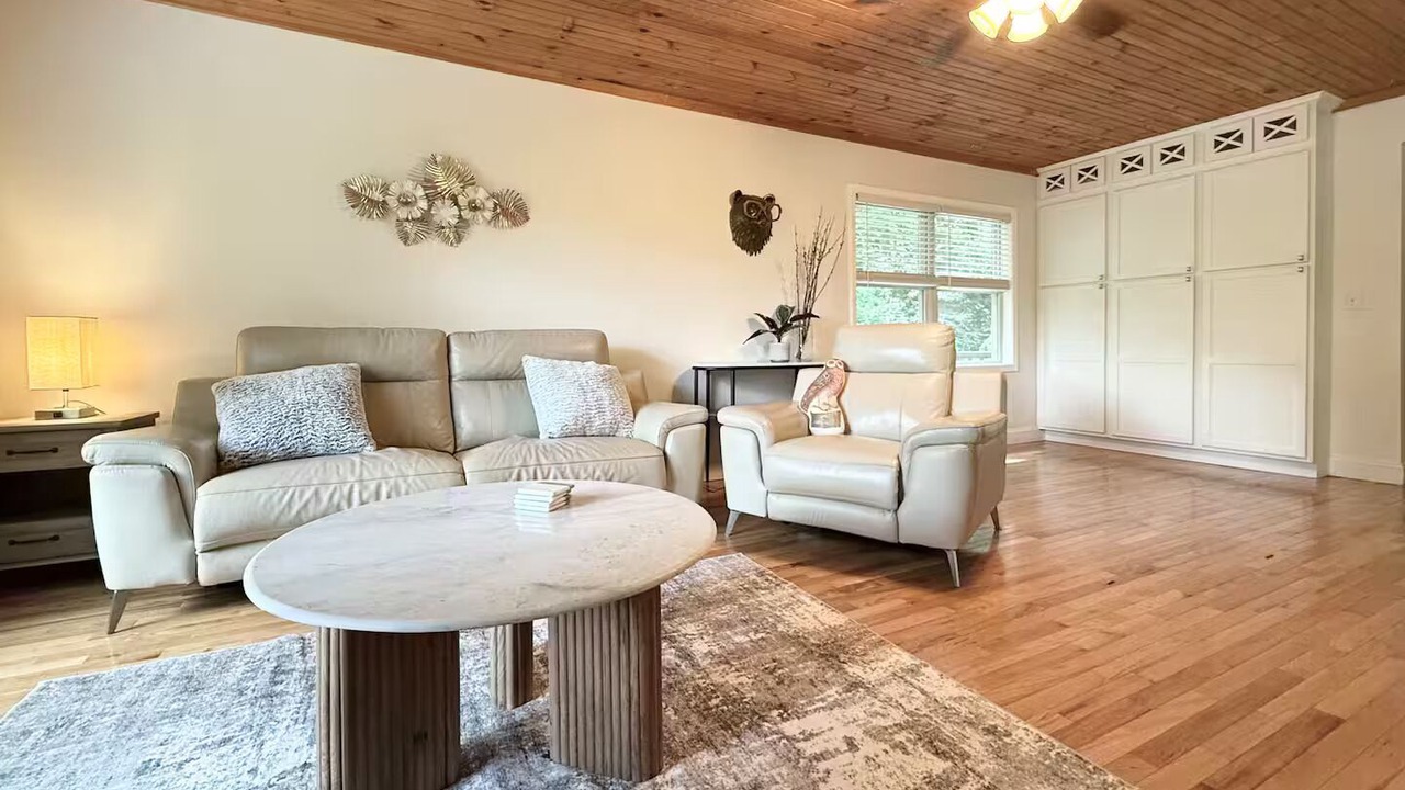 Photo of Livingroom in Trade