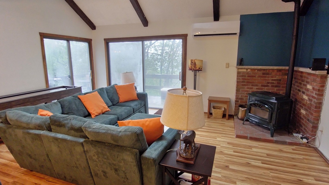Photo of Livingroom in Tannersville